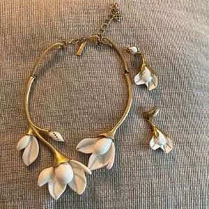 Oscar de la renta Elegant Gold and White magnolia Jewelry Set